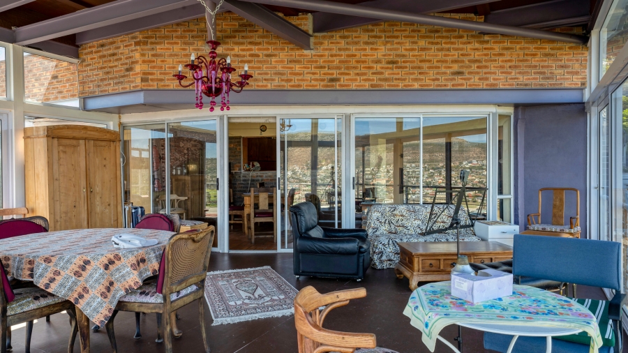 5 Bedroom Property for Sale in Clovelly Western Cape